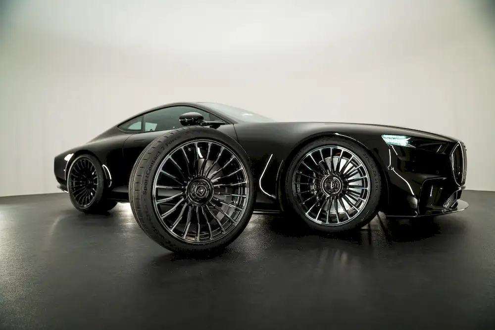 Continental SportContact 7 Force am BRABUS BODO – Nahaufnahme Vorderrad mit Schriftzug und Sportfelge