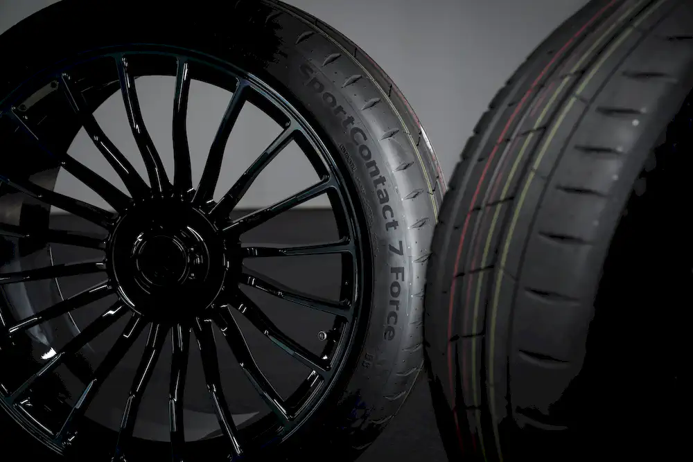 BRABUS BODO in Anthrazit mit Continental SportContact 7 Force Reifen – Frontansicht